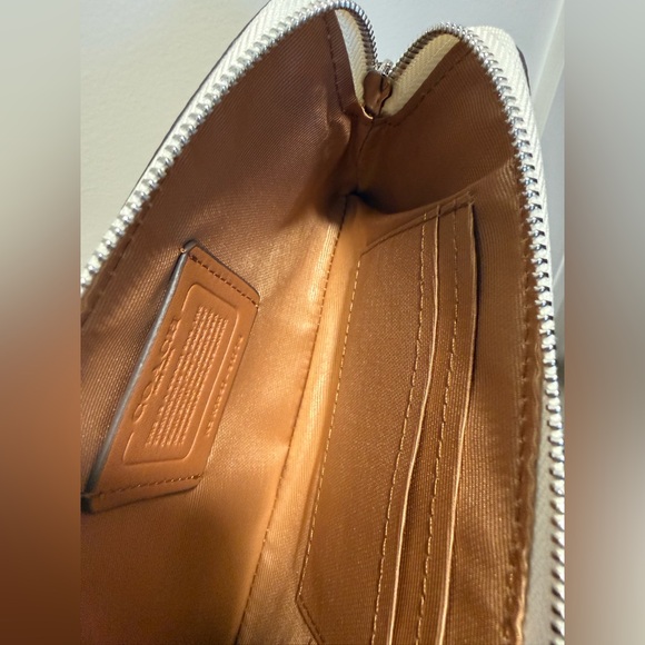 Coach x Disney Dumbo Wristlet - Picture 9 of 10